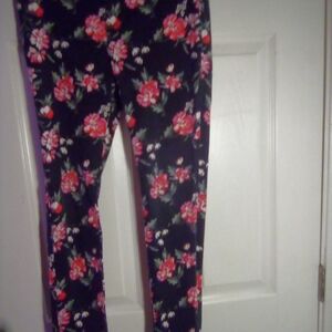 Old Navy Floral Women Jeggings - Black and Red